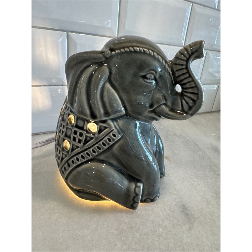 Better Homes And Gardens Grey Elephant Accent Light‎ Adorable